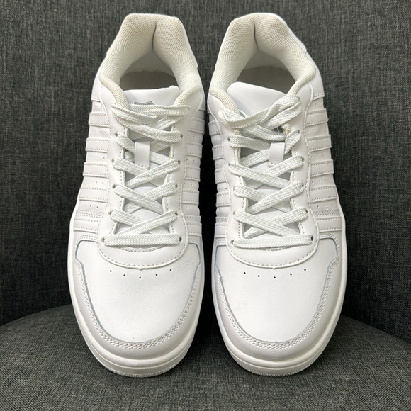 NEW K-Swiss Tennis Shoes size 10 - Picture 2 of 6